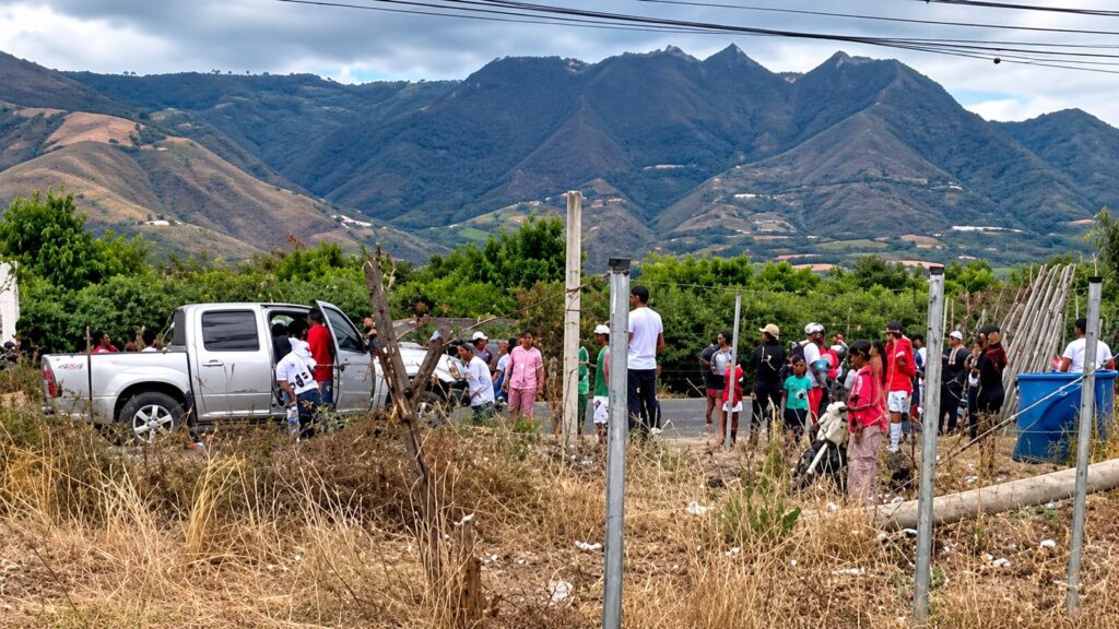 DOS PERSONAS FUERON ASESINADAS Y LOS PRESUNTOS ATACANTES TERMINARON INCINERADOS